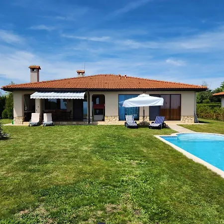 Вилла Private 102 With Heated Pool In Blacksearama Балчик